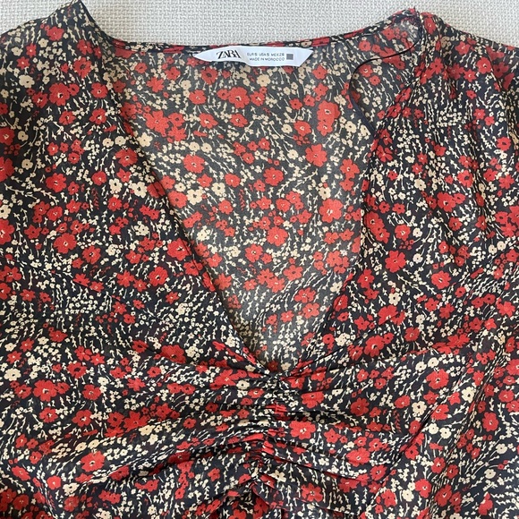 Long Sleeve Florral Blouse - Picture 5 of 6